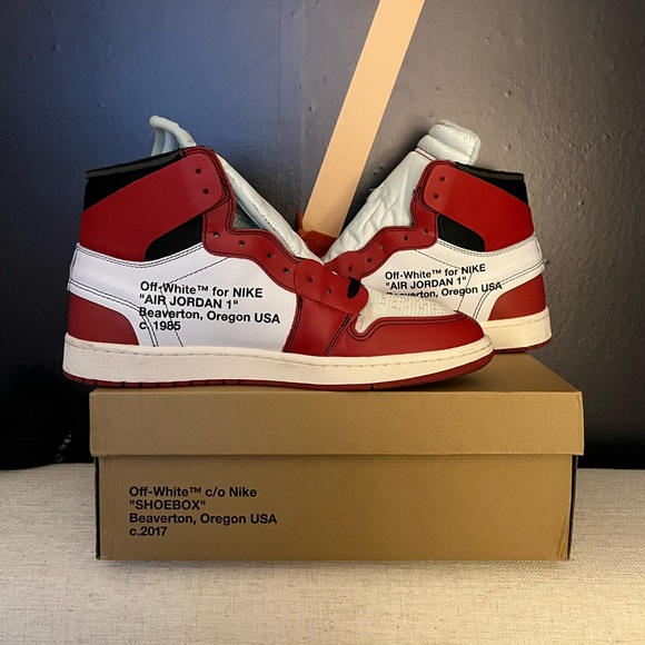 AJ1 Chicago Red White and Black - Picture 3 of 9